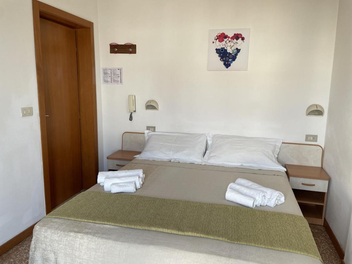 Hotel Alex Rimini Esterno foto
