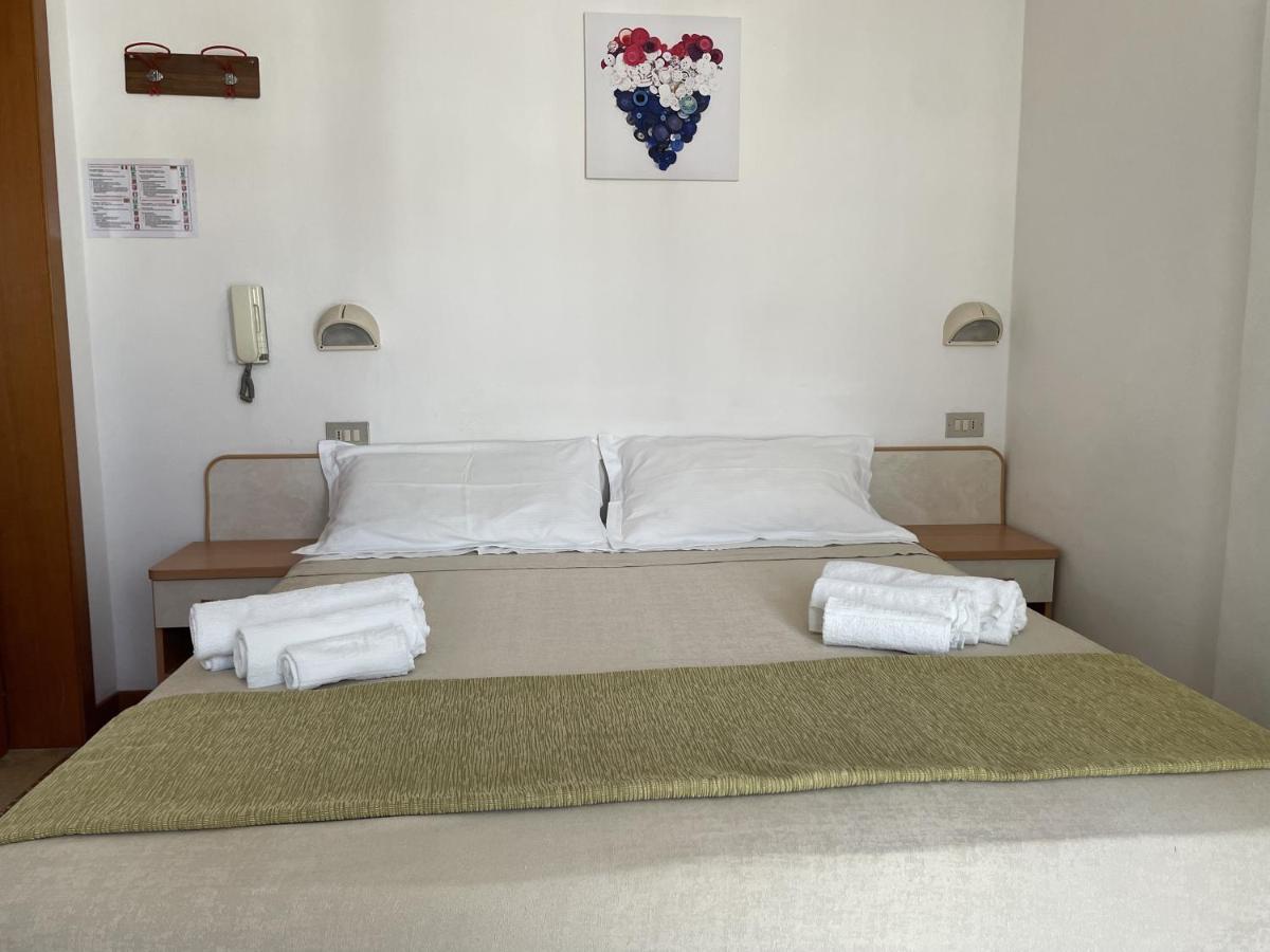 Hotel Alex Rimini Esterno foto