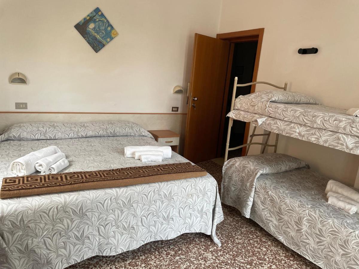 Hotel Alex Rimini Esterno foto