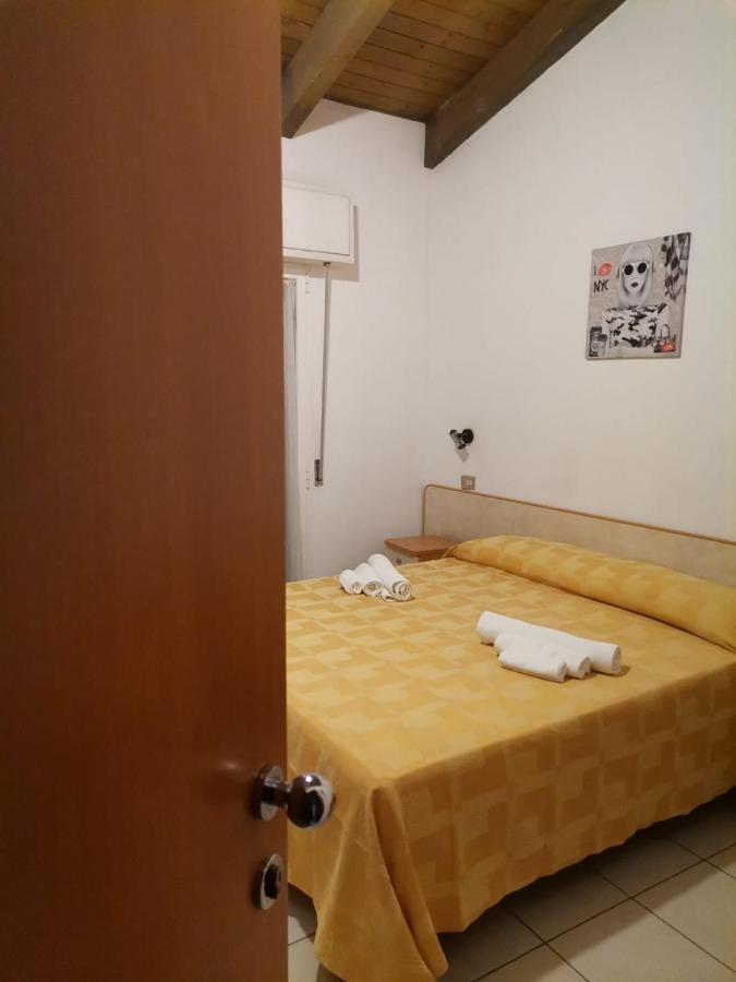 Hotel Alex Rimini Esterno foto