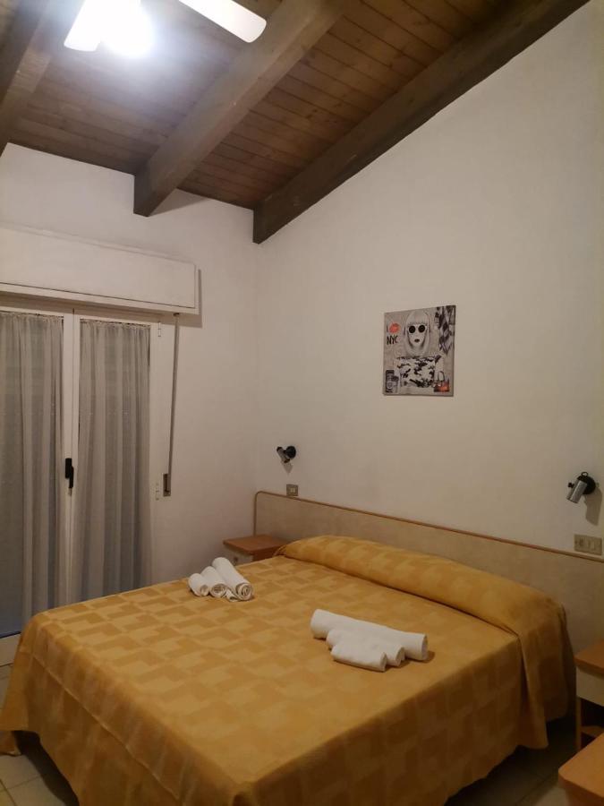 Hotel Alex Rimini Esterno foto