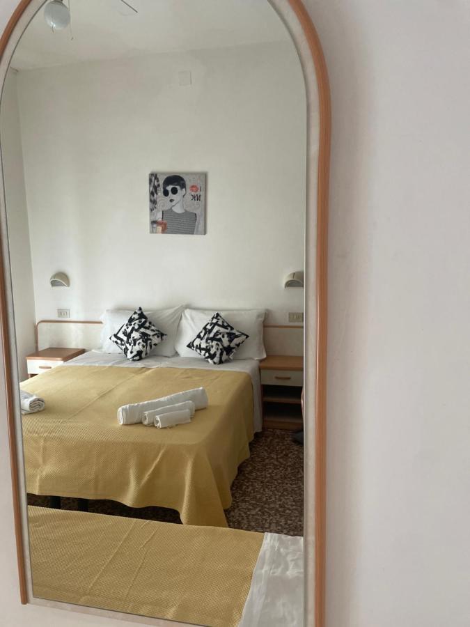 Hotel Alex Rimini Esterno foto